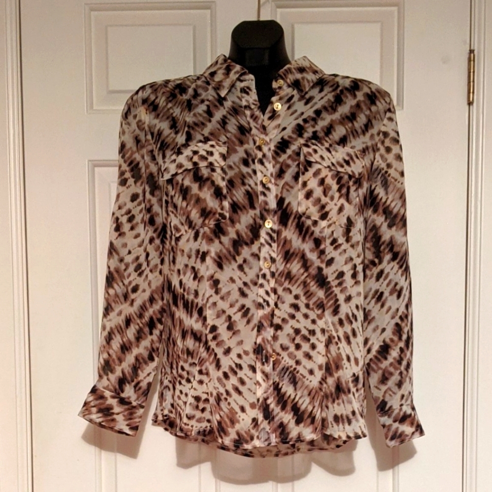 🚩2 for $15- Chiffon Animal Print Button down
